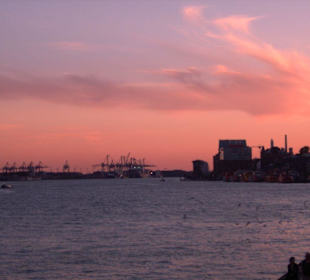 Abendstimmung im Hamburger Hafen