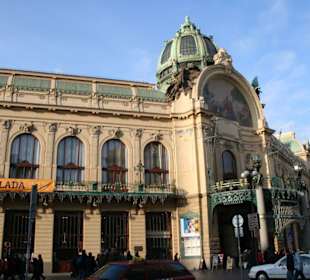 Obecni Dum - Stein gewordener Jugendstil