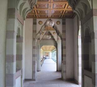 Arkaden im maurischen Stil