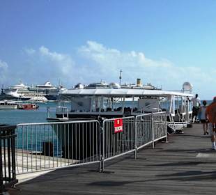 St. Maarten-kleine Fähre zum Kreuzfahrt Hafen