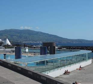 Schwimmbad am Hafen