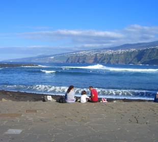 Schwarzer Sandstrand
