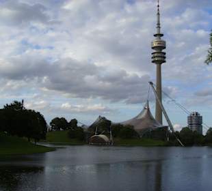 Blick über den See zum Fernsehturm