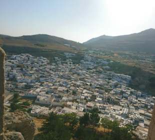Ausblick über die Stadt Lindos 
