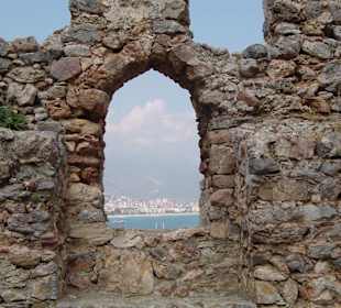 Mury wokół twierdzy w porcie