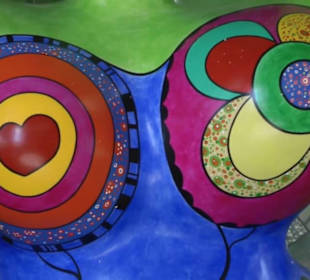 Grotte der Niki de Saint Phalle