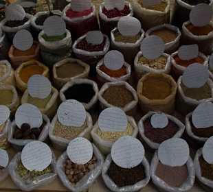 Przyprawy sprzedawane w drodze na zamek