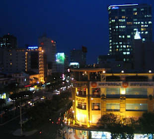 Saigon bei Nacht (vom Dach des Rex Hotels aus)