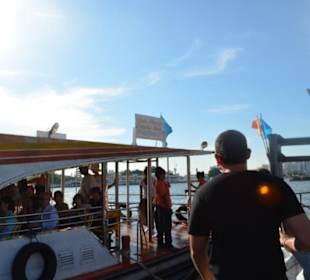 Fahrt auf dem Chao Phraya Fluss Bangkok