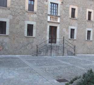 Plaza del Bisbe Campins