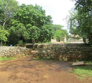 Ein Spaziergang auf dem Ruinen Gelände