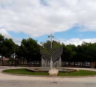 Vogelkäfig-Brunnen in Santañí / Santanyí