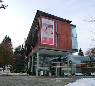 Aquadon von der Strasse aus