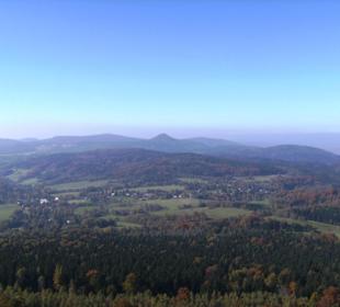 Blick vom Aussichtstrum auf die Lausche