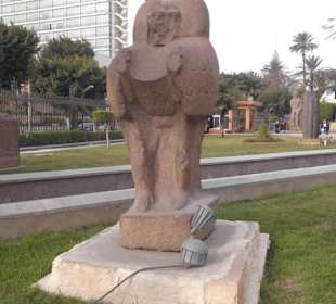 Ausstellung vor dem Museum.