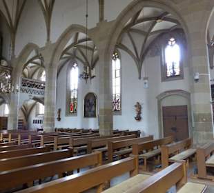 Haupt- und Mittenschiff