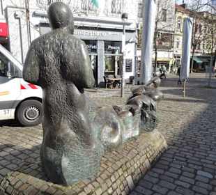 Impressionen vom Ottilie Hoffmann Denkmal