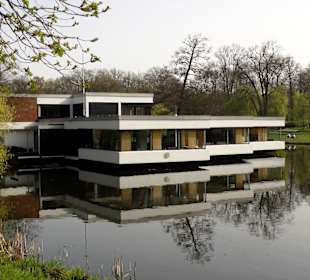 Blick auf den See und das Restaurant