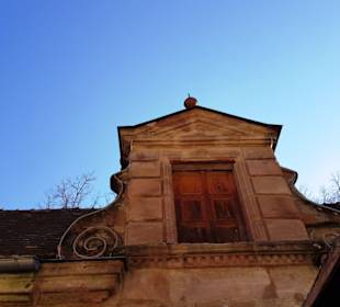 Erkerbau am Schloss mit Aufzug