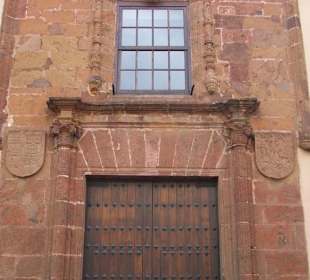 Historisches Gebäude - Calle Obispo Rey Redondo