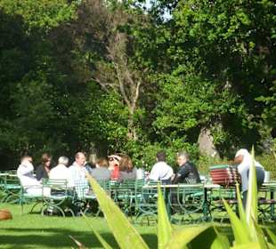 Gemütliche Runde im Garten