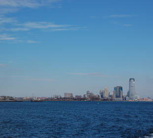 Freiheitsstatur von der Fähre gesehen