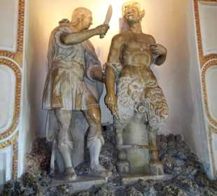 Rundgang durch eine Grotte