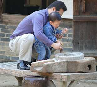 Folk Village Parkanlage