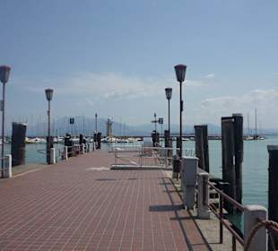 Am Schiffsanlegesteg