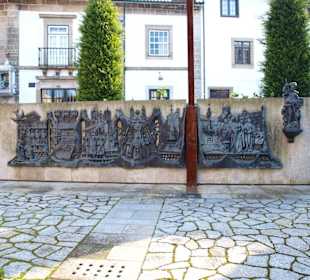 Denkmal hinter der Kathedrale