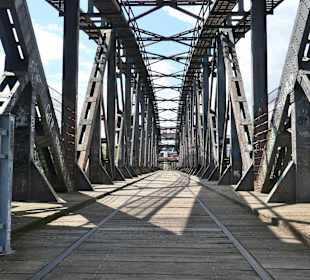 Auf der Magdeburger Hubbrücke