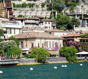 Limones Altstadt von der Wasserseite aus gesehen