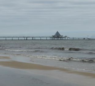 Strand von Heringsdorf - Hintergrund Seebrücke