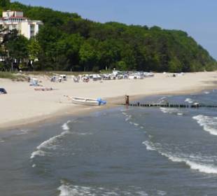 Bansin: Blick von der Seebrücke auf den Strand