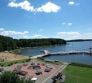 Blick von der Terrasse auf den See