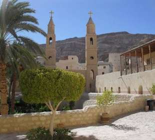 Kościół - teren ogrodu