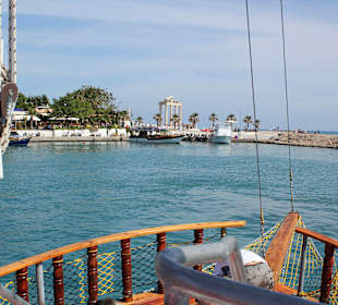 Hafen von Side mit Apollo Tempel