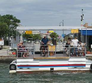 Cesenatico Hafen Perosnenfähre