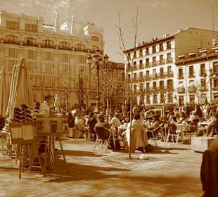 Cafés auf dem Plaza Santa  Ana