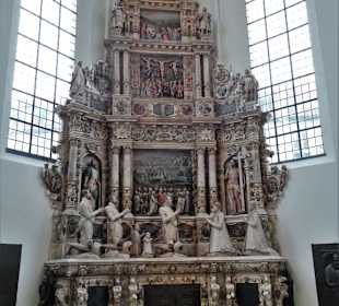 Blick auf das Epitaph im Chorraum