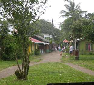 Hauptstrasse Tortuguero-Stadt