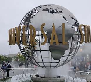 Universal Globe
