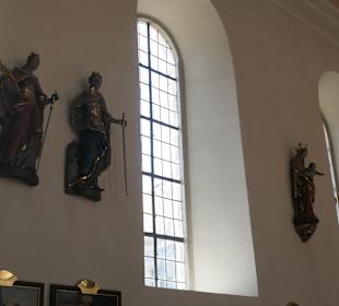 St. Oswald, die kath. Dorfkirche Happertshausens