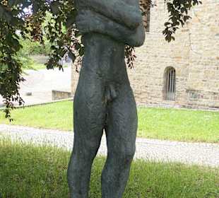 Der nackte Andreas im Skulpturenpark