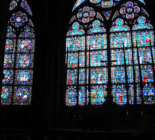 Uvnitř v Notre Damu