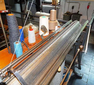 Rundgang durch die Maschinenhalle der Tuchfabrik
