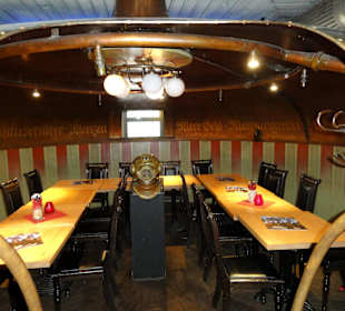 Sitzplätze in den Sudkesseln des Brauhauses