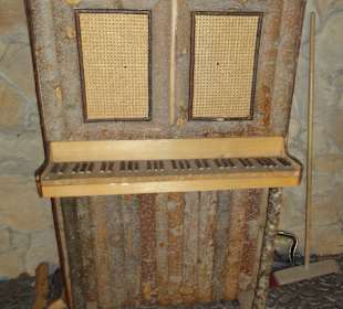 Holzklavier