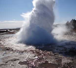 Der Geysir Strokkur