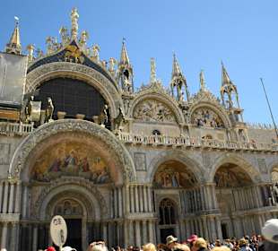 Markusdom vom Markusplatz aus